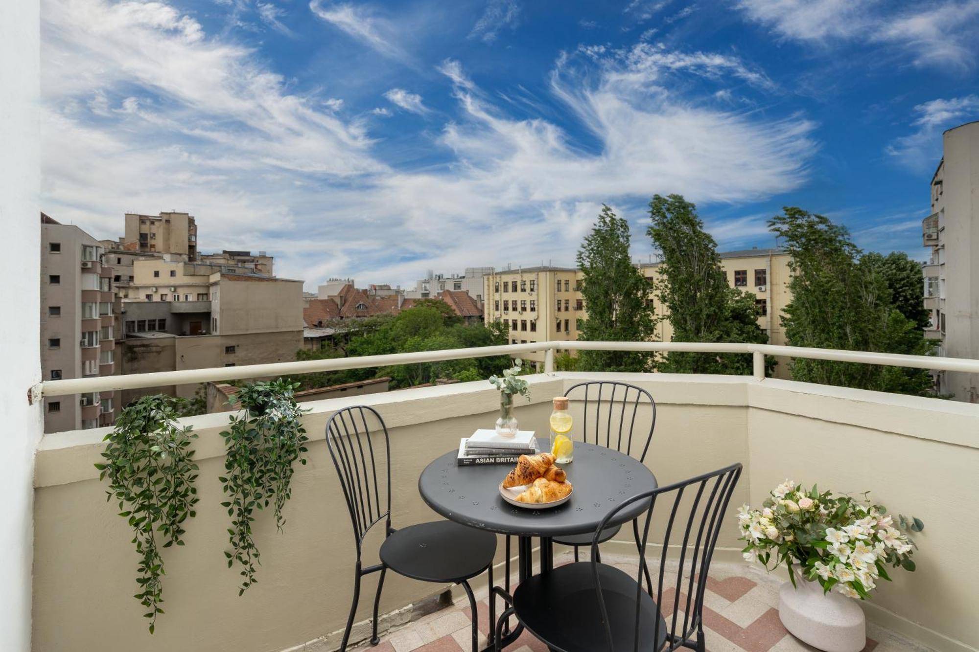 Little Paris By Urbanesq Apartment บูคาเรสต์ ภายนอก รูปภาพ