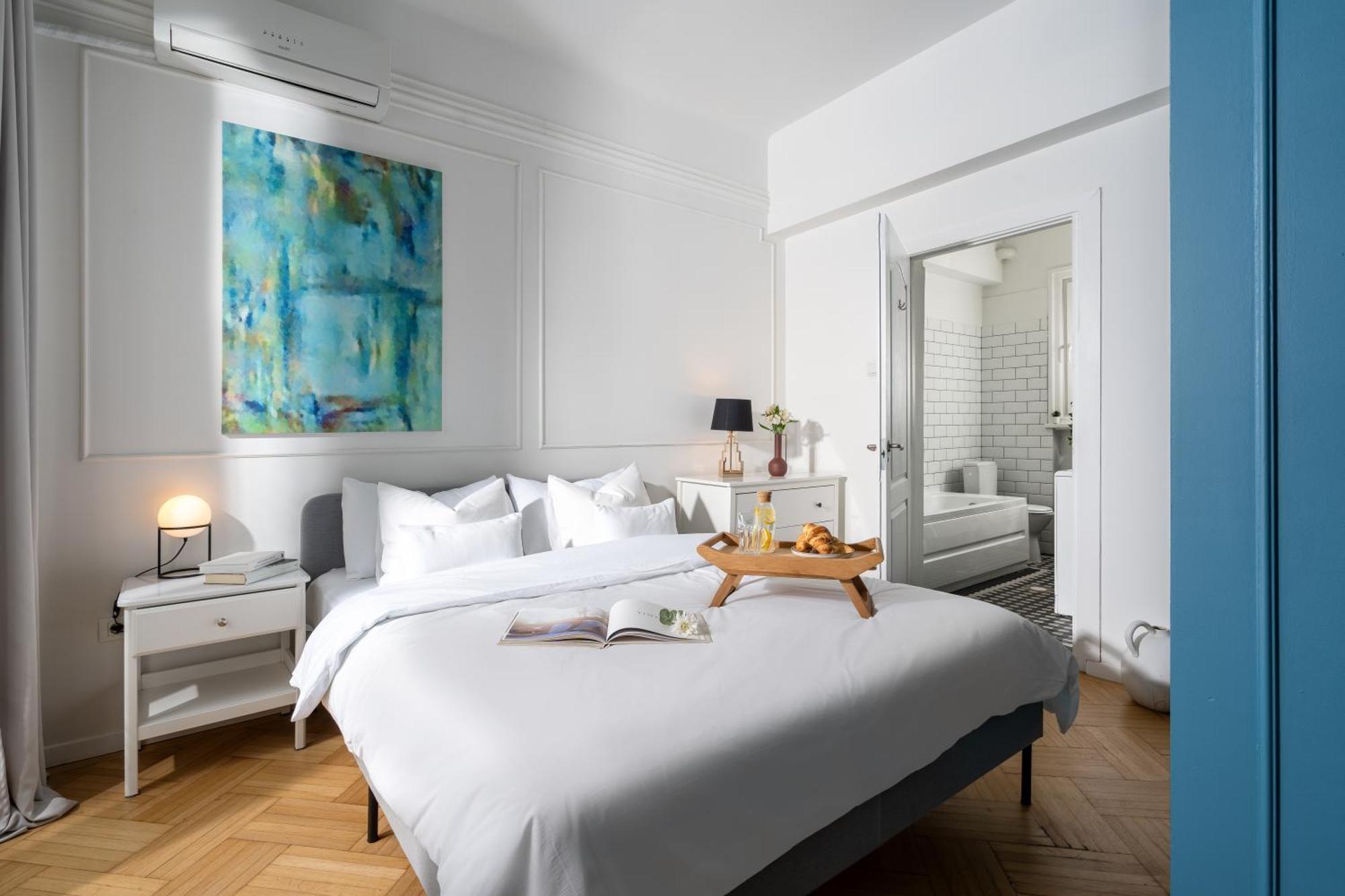 Little Paris By Urbanesq Apartment บูคาเรสต์ ภายนอก รูปภาพ