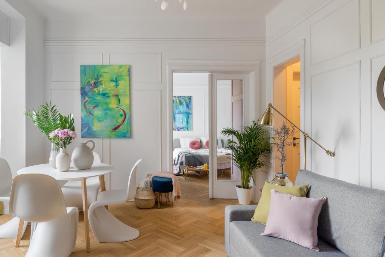 Little Paris By Urbanesq Apartment บูคาเรสต์ ภายนอก รูปภาพ